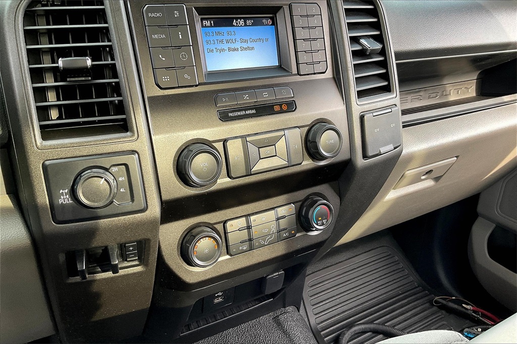 2022 Ford F-350SD XL - Photo 12