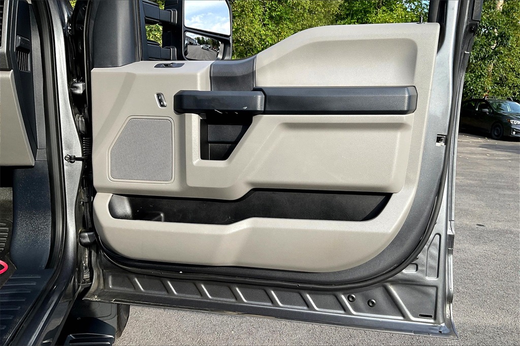 2022 Ford F-350SD XL - Photo 22