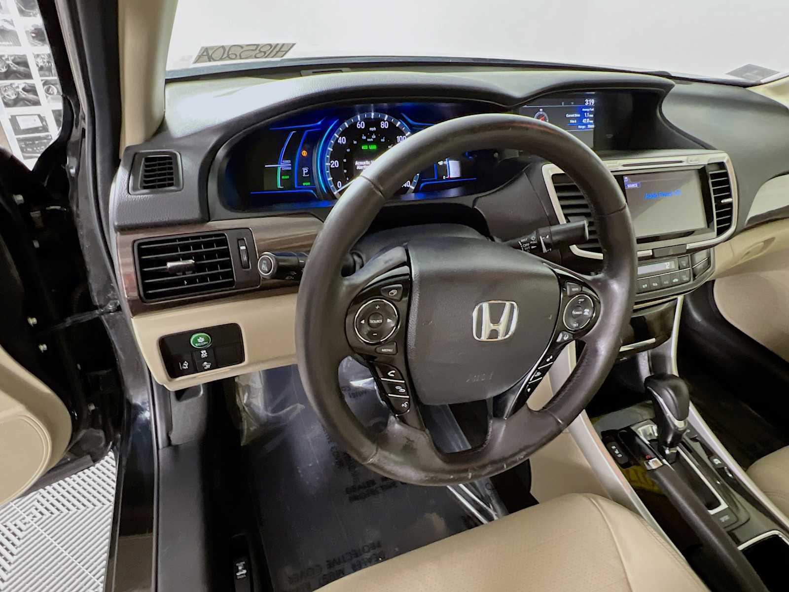 2017 Honda Accord Hybrid EX-L - Photo 11