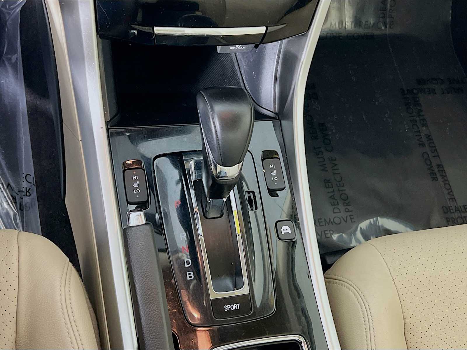 2017 Honda Accord Hybrid EX-L - Photo 16