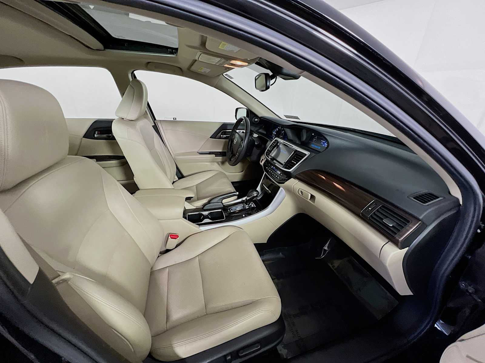 2017 Honda Accord Hybrid EX-L - Photo 28