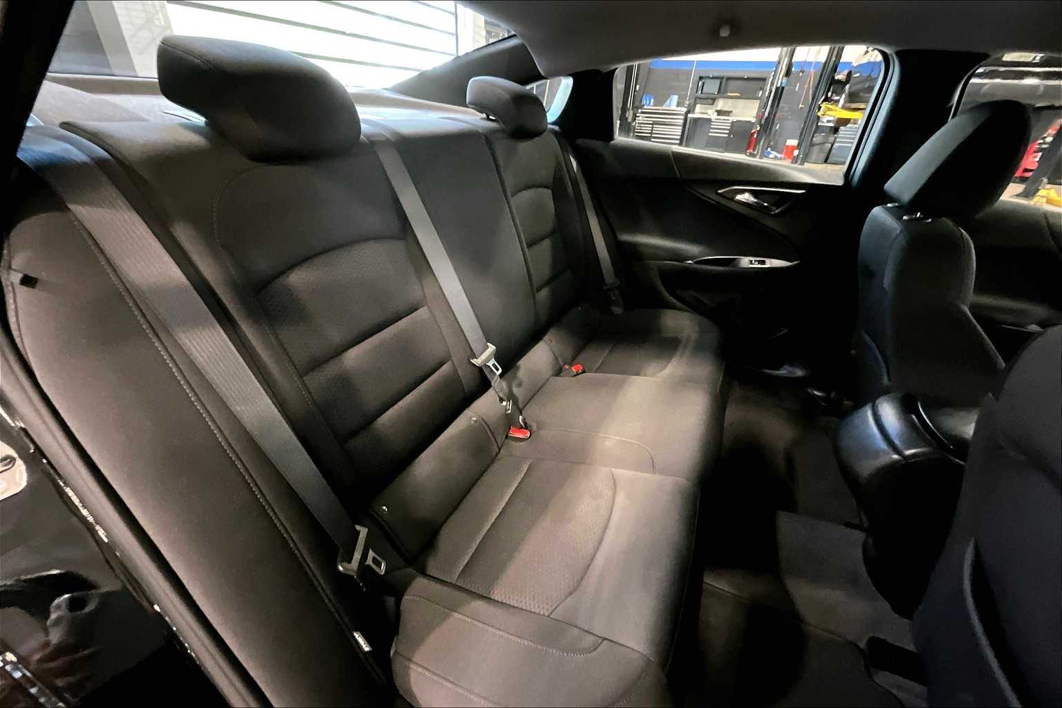 2019 Chevrolet Malibu LS - Photo 16