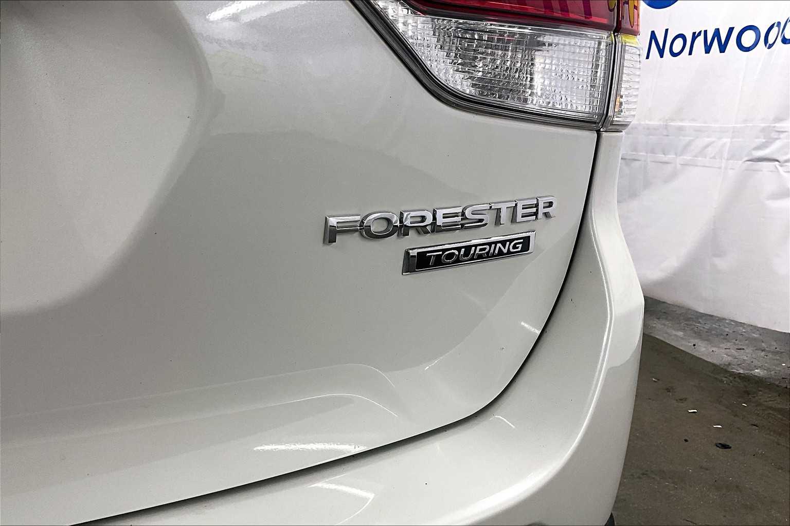 2019 Subaru Forester Touring - Photo 16