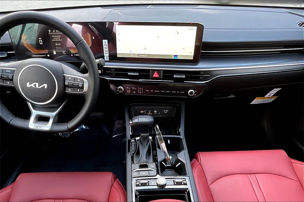 2025 Kia K5 GT-Line - Photo 12