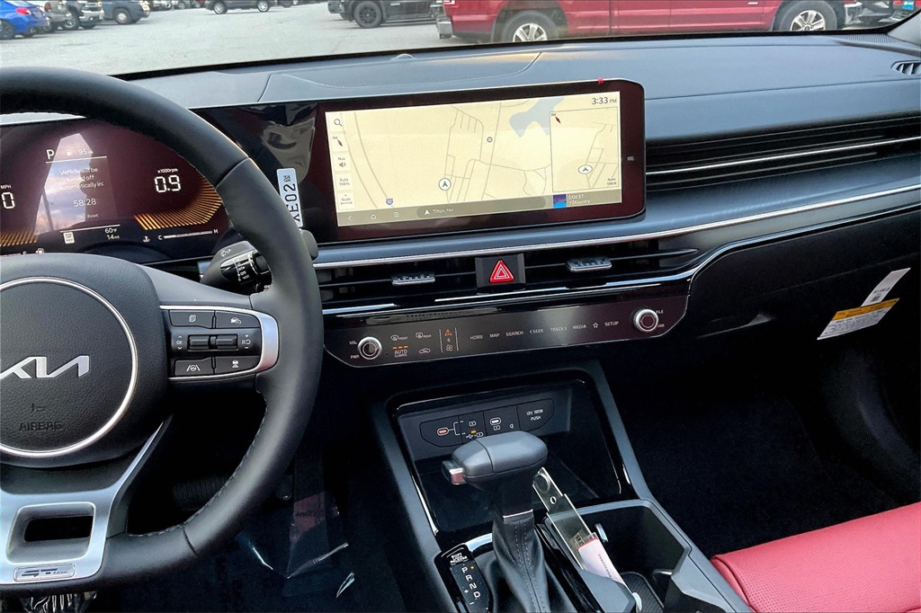 2025 Kia K5 GT-Line - Photo 13