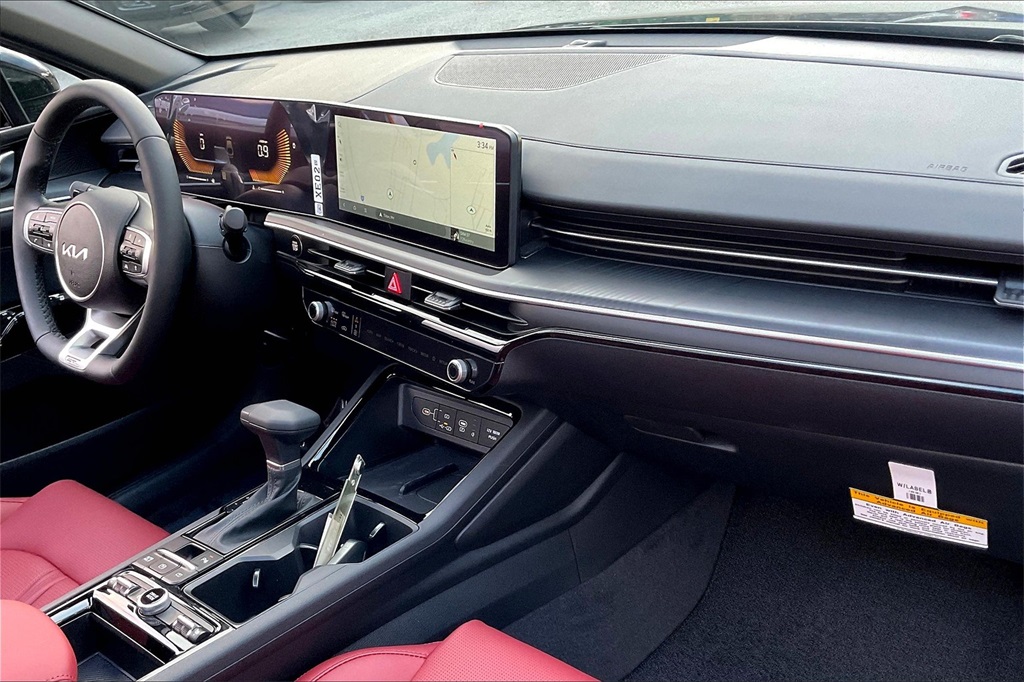 2025 Kia K5 GT-Line - Photo 10