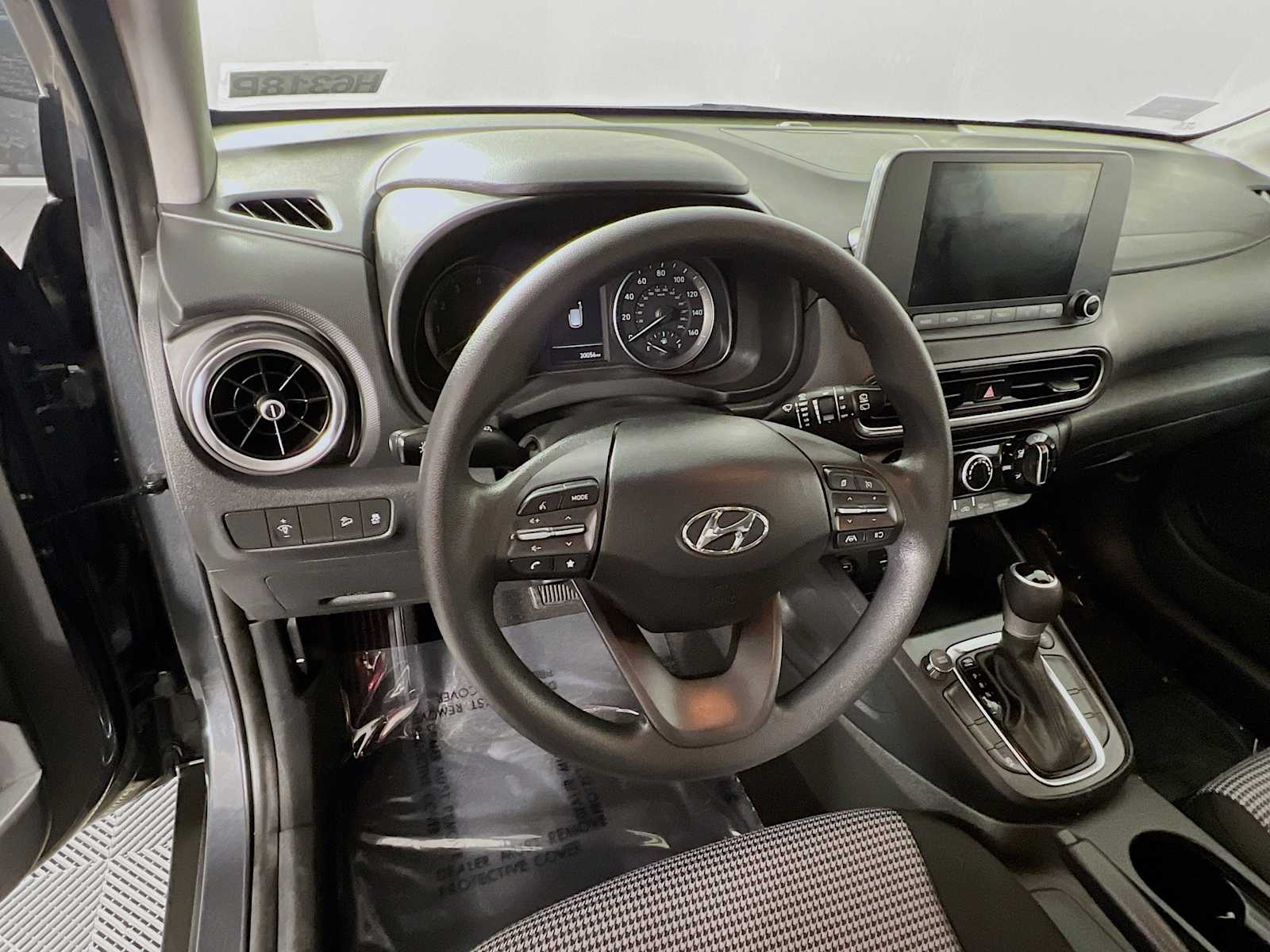 2022 Hyundai Kona SE - Photo 11