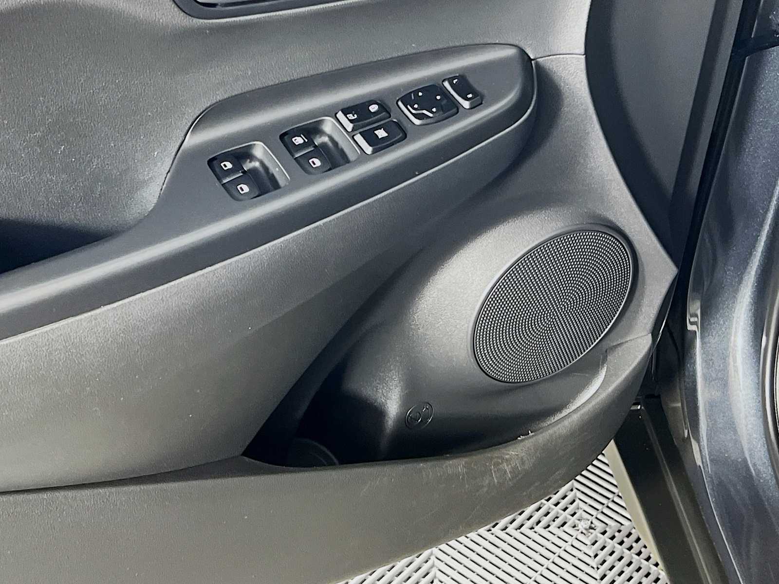 2022 Hyundai Kona SE - Photo 18