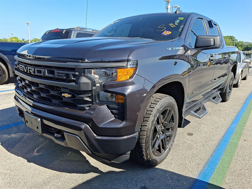 2022 Chevrolet Silverado 1500 Custom - Photo 2