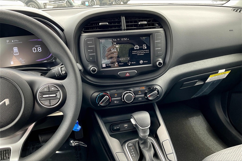 2025 Kia Soul LX - Photo 13