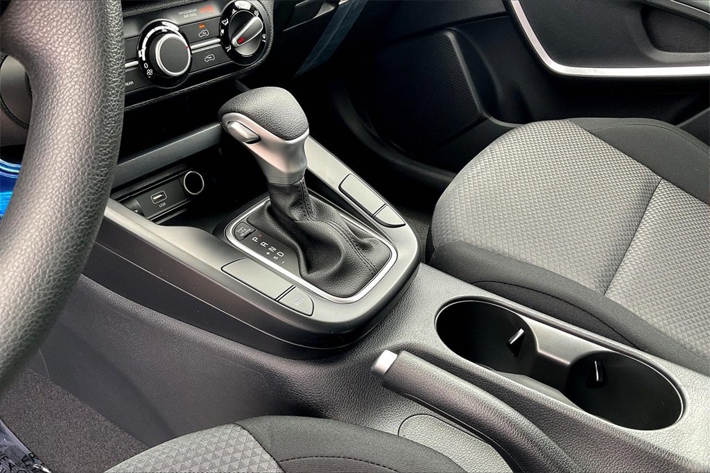2025 Kia Soul LX - Photo 14