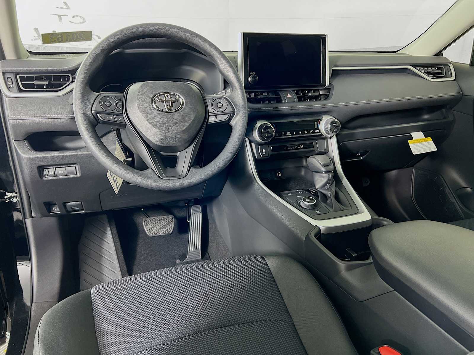 2025 Toyota RAV4 Hybrid LE - Photo 6