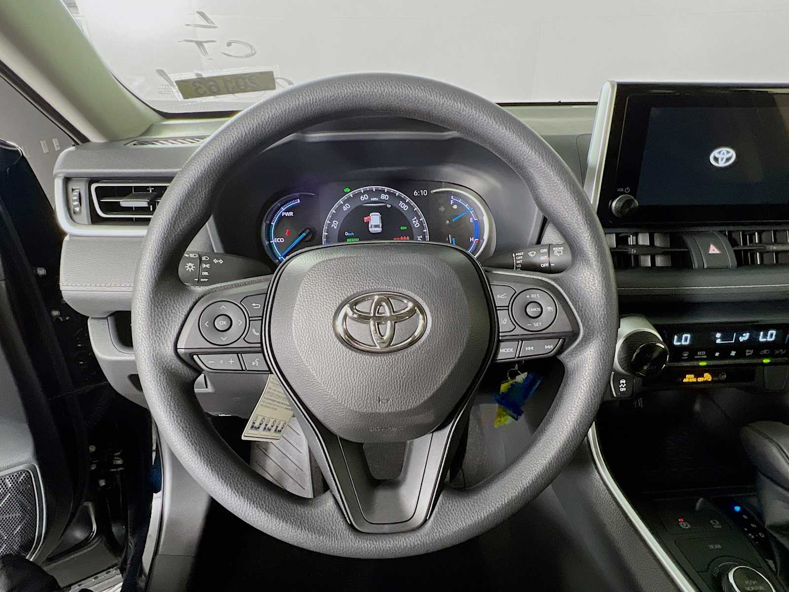 2025 Toyota RAV4 Hybrid LE - Photo 7