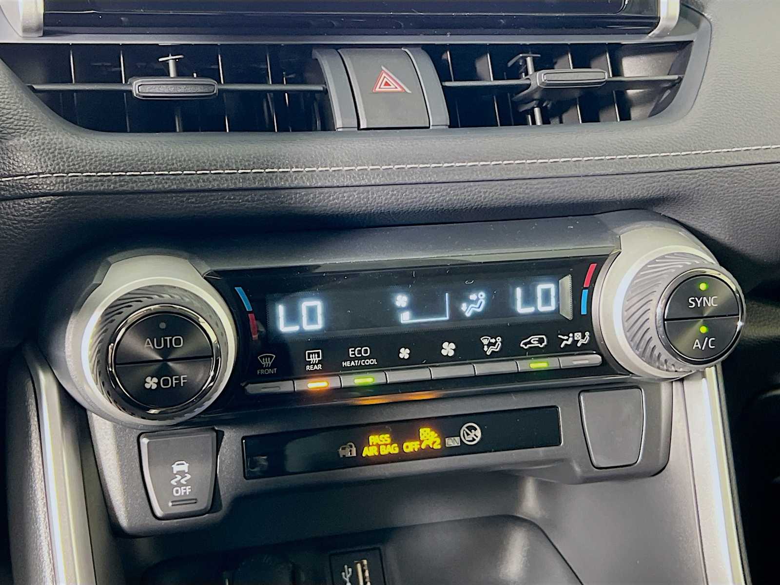 2025 Toyota RAV4 Hybrid LE - Photo 10