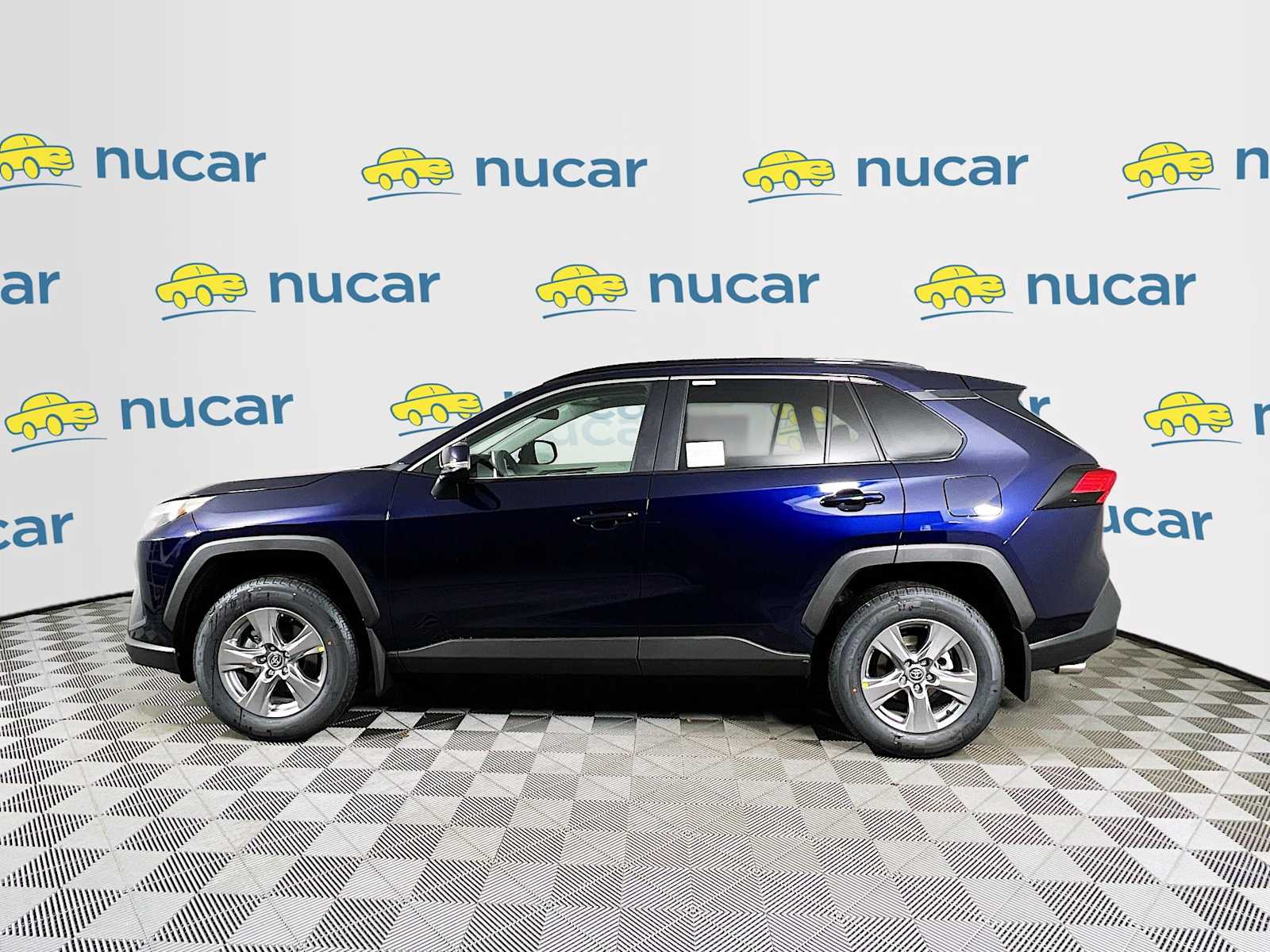 2025 Toyota RAV4 XLE - Photo 3