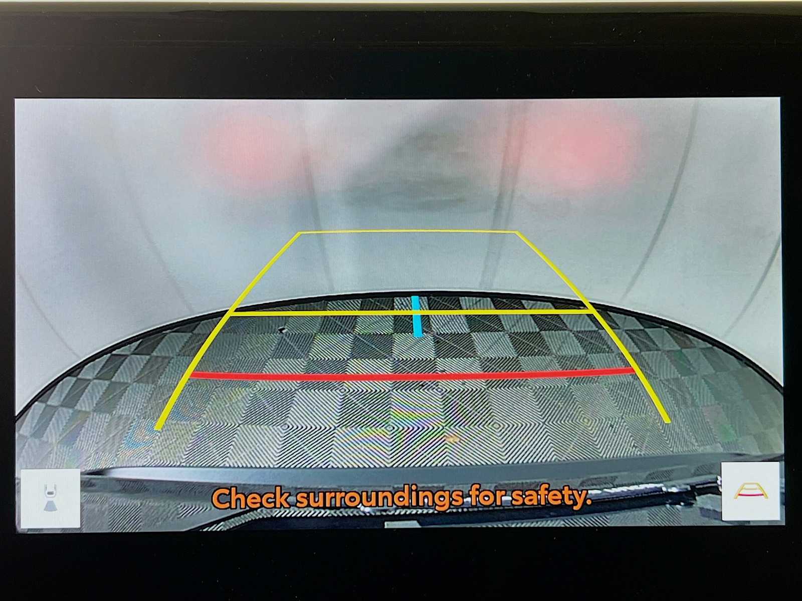 2025 Toyota RAV4 XLE - Photo 9