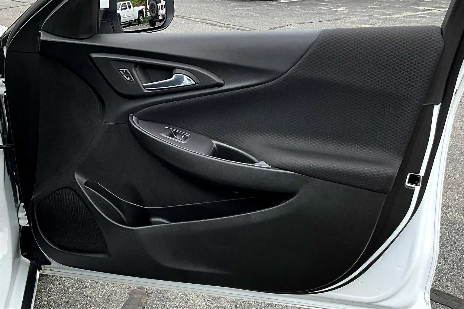 2023 Chevrolet Malibu LT - Photo 12