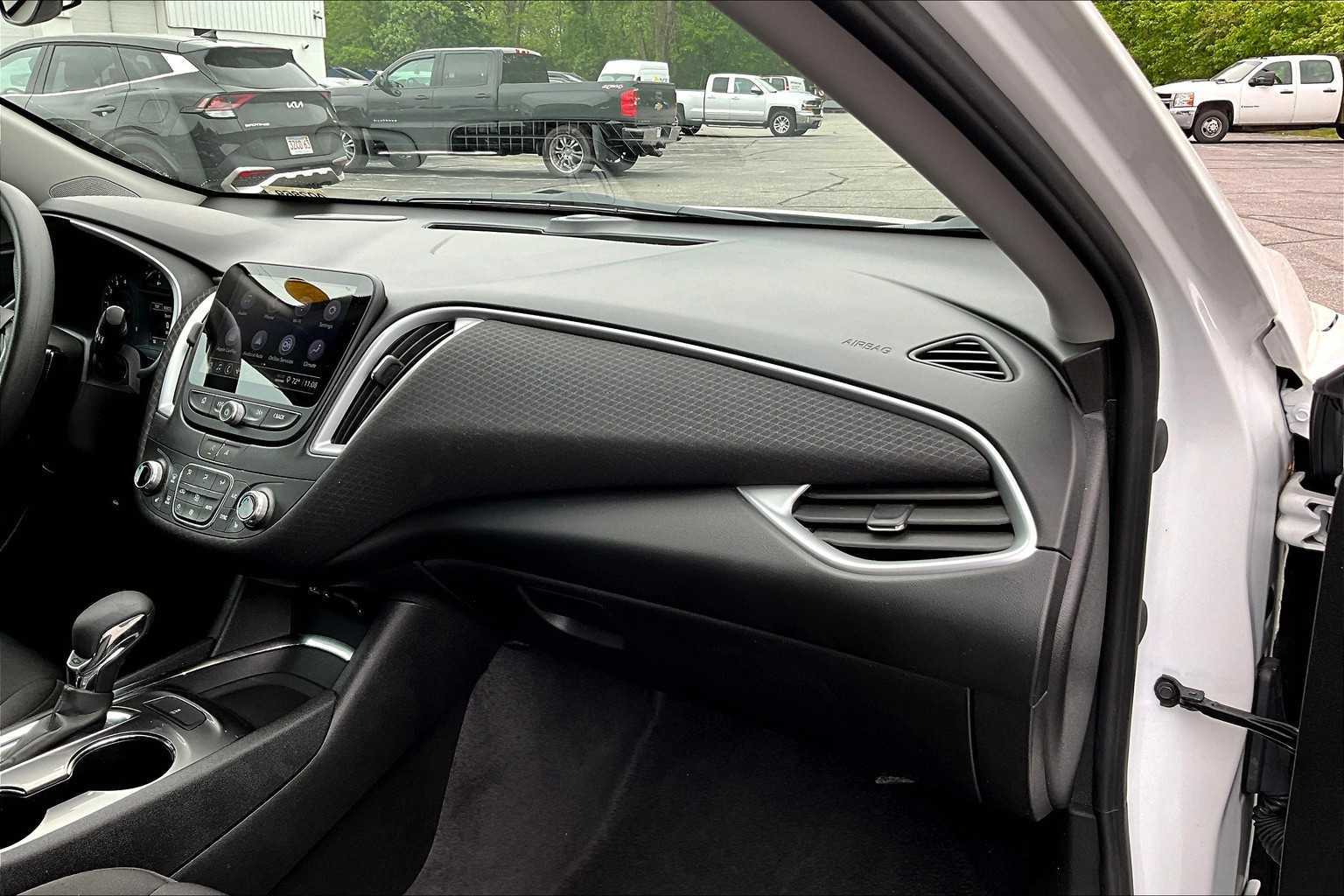 2023 Chevrolet Malibu LT - Photo 13