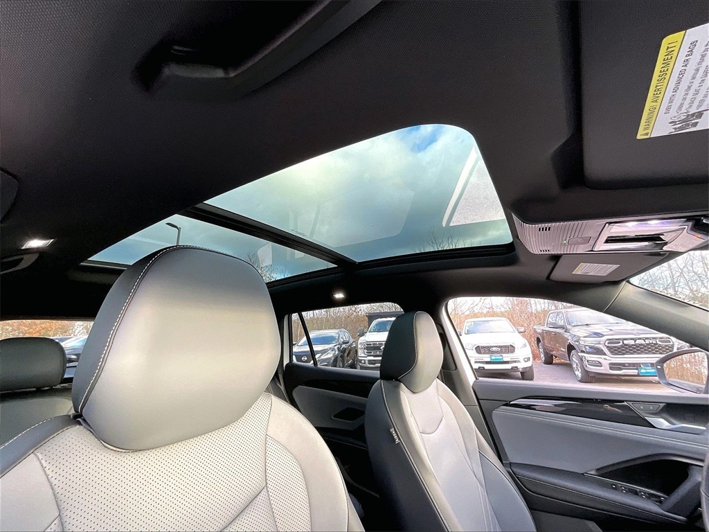 2026 Volkswagen Tiguan 2.0T SE R-Line Black - Photo 18