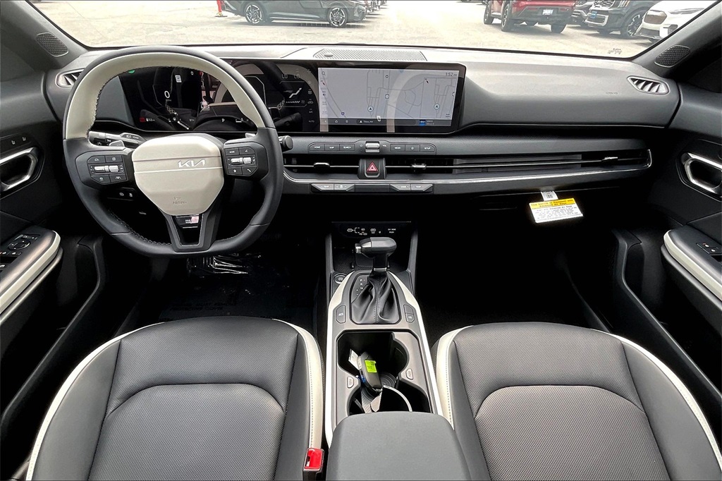 2025 Kia K4 GT-Line - Photo 12