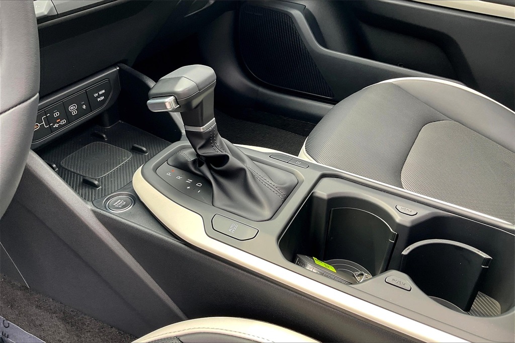 2025 Kia K4 GT-Line - Photo 14
