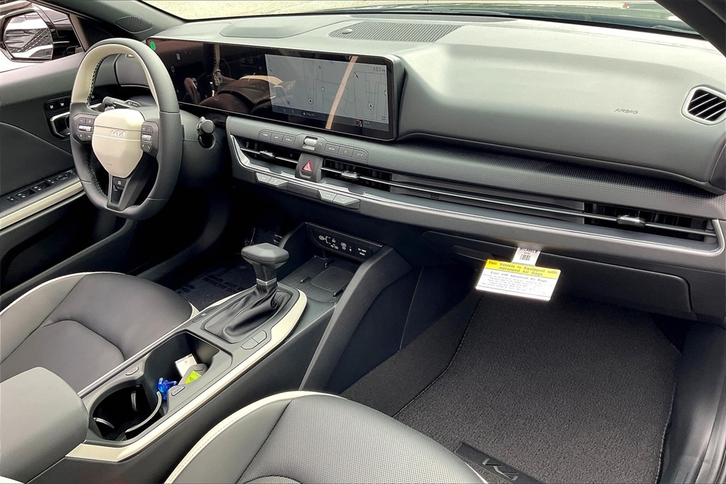 2025 Kia K4 GT-Line - Photo 10