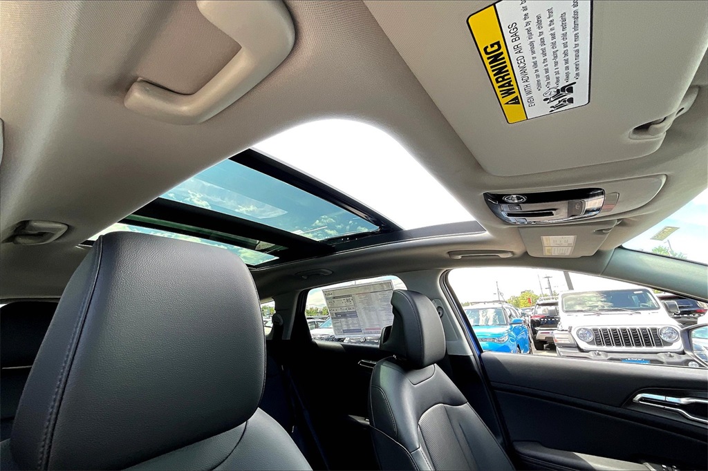 2026 Kia Sportage EX - Photo 18