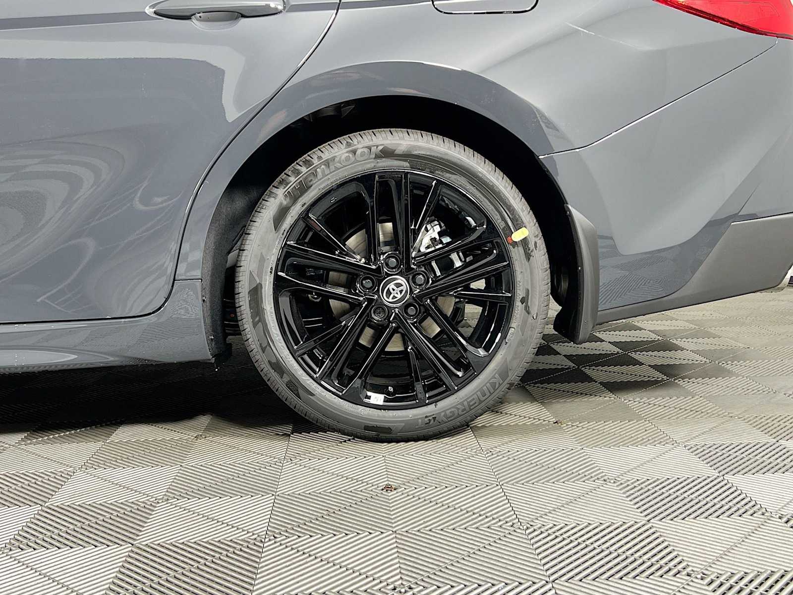 2025 Toyota Camry SE - Photo 19