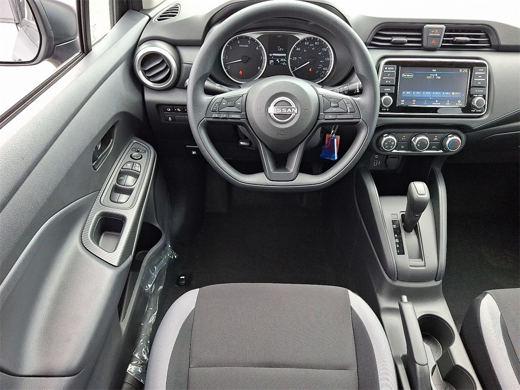 2025 Nissan Versa 1.6 S - Photo 6
