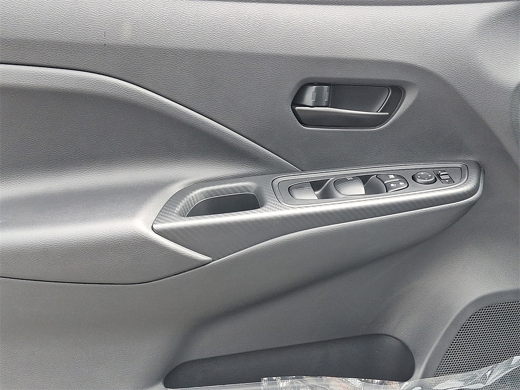 2025 Nissan Versa 1.6 S - Photo 7