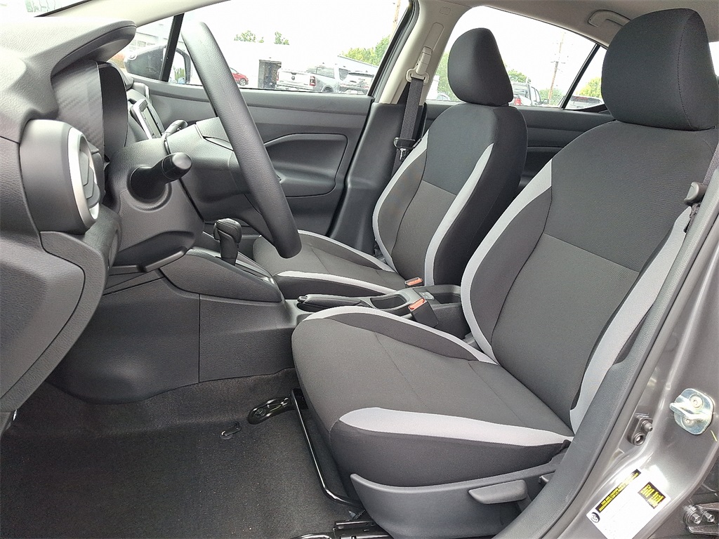 2025 Nissan Versa 1.6 S - Photo 8
