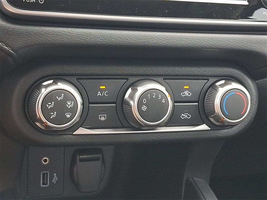 2025 Nissan Versa 1.6 S - Photo 10