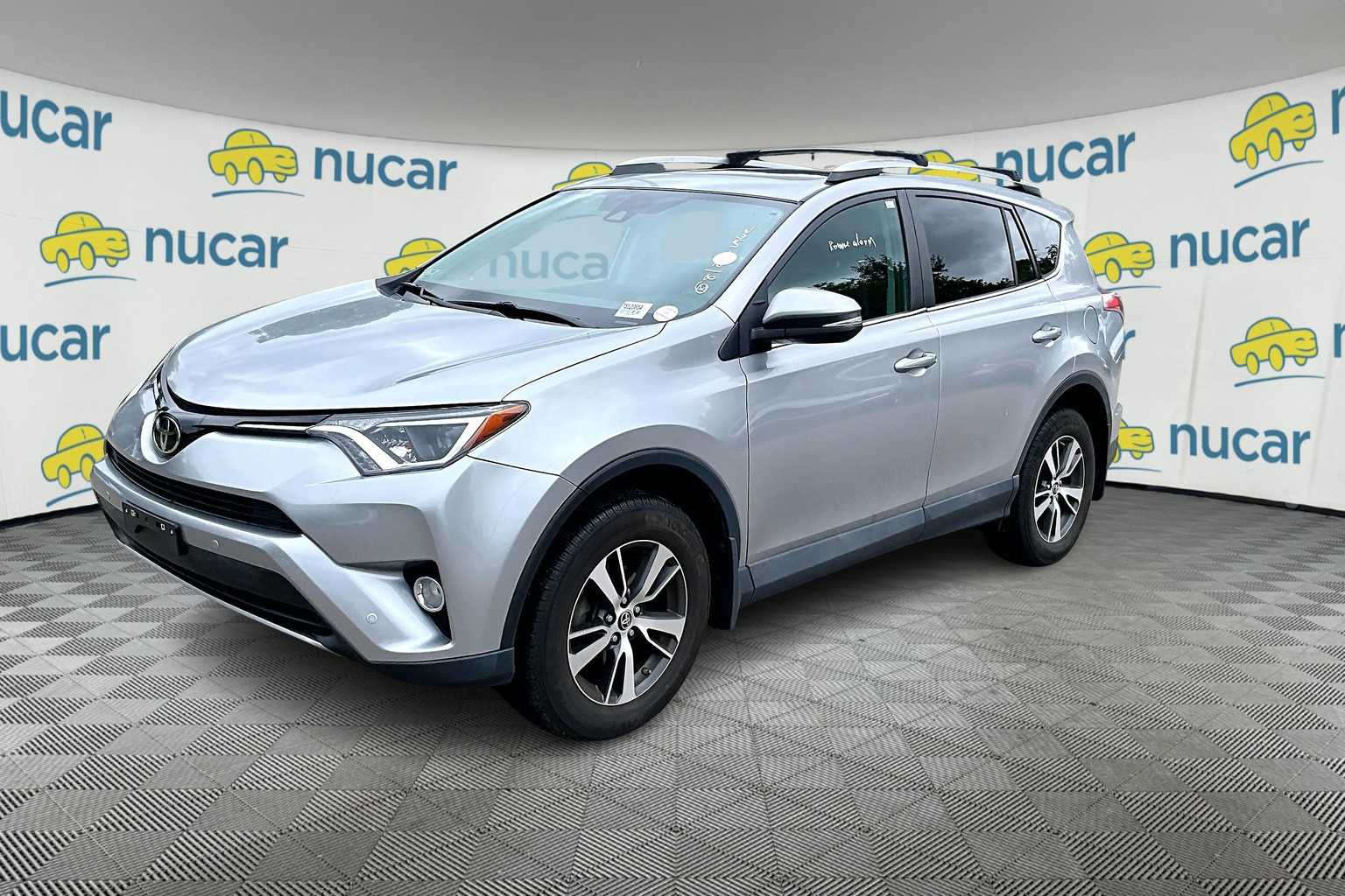 2017 Toyota RAV4 XLE - Photo 2