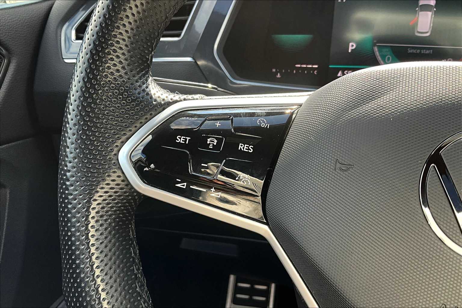 2022 Volkswagen Tiguan SE R-Line Black - Photo 23