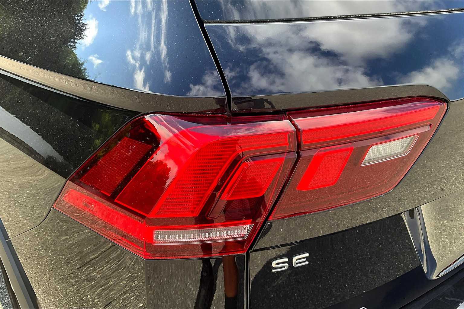 2022 Volkswagen Tiguan SE R-Line Black - Photo 34