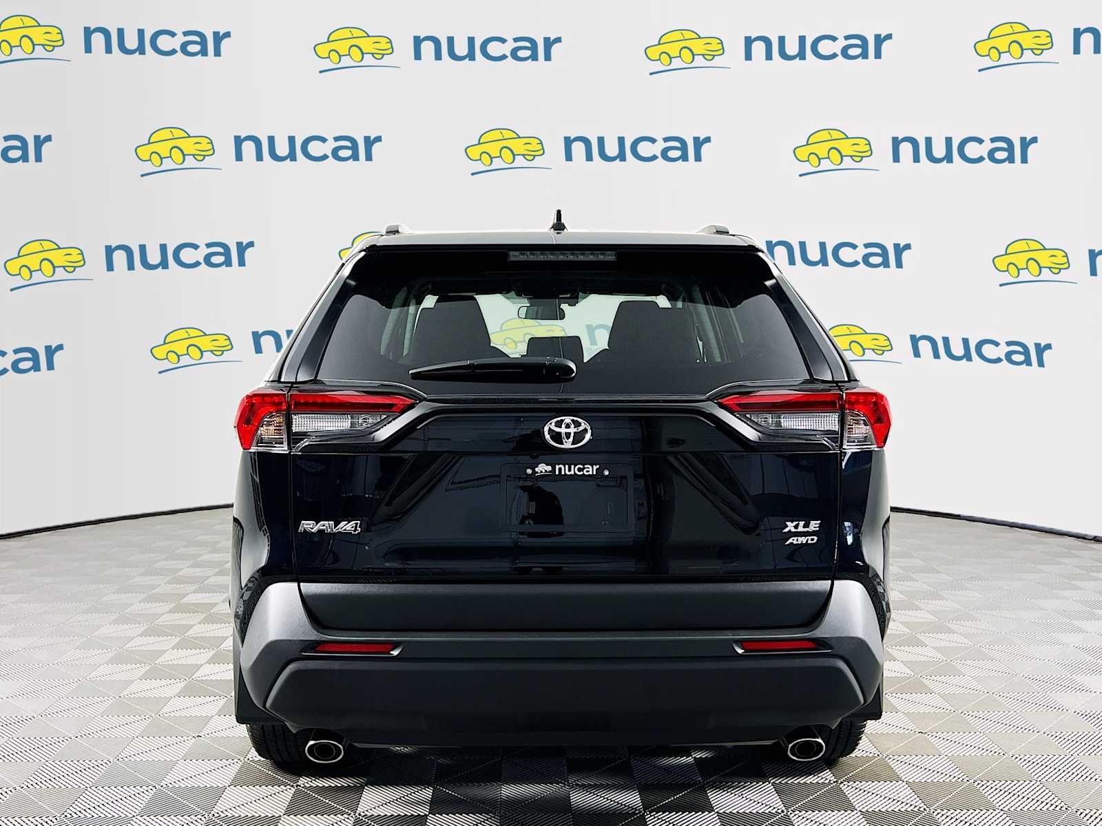 2025 Toyota RAV4 XLE - Photo 5