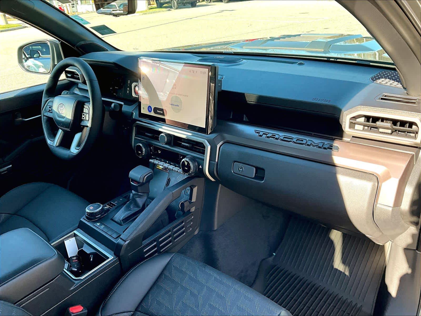 2025 Toyota Tacoma TRD Sport - Photo 14