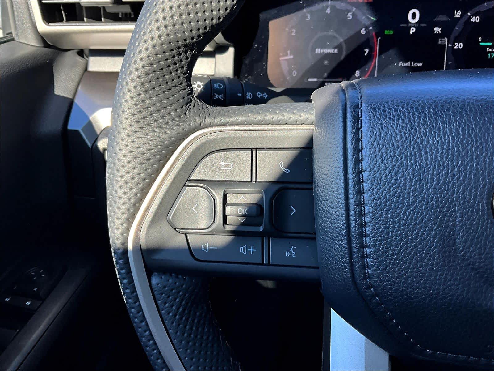 2025 Toyota Tacoma TRD Sport - Photo 23