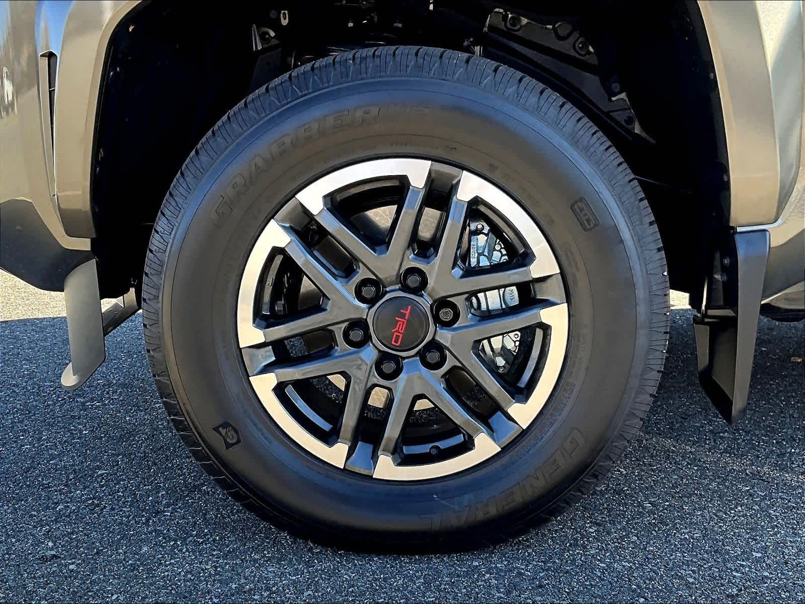 2025 Toyota Tacoma TRD Sport - Photo 7