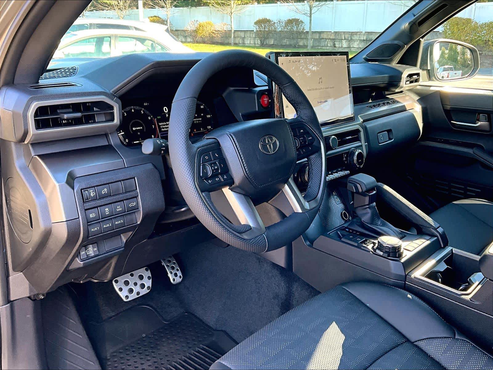 2025 Toyota Tacoma TRD Sport - Photo 8