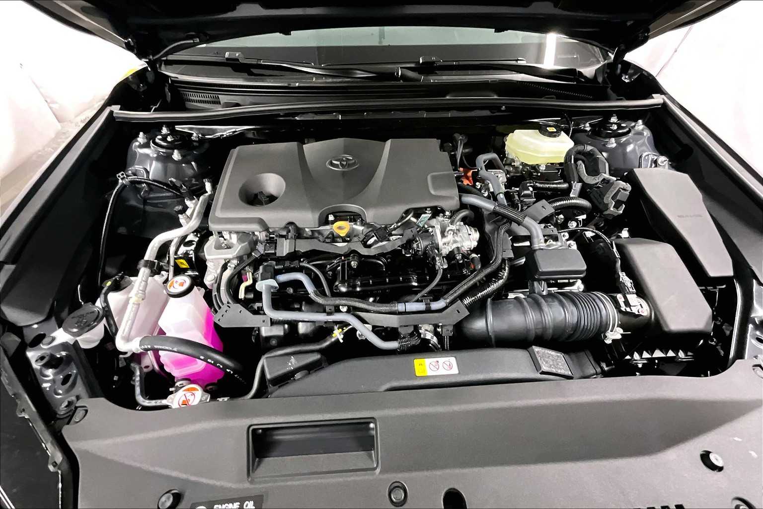 2025 Toyota Camry LE - Photo 16