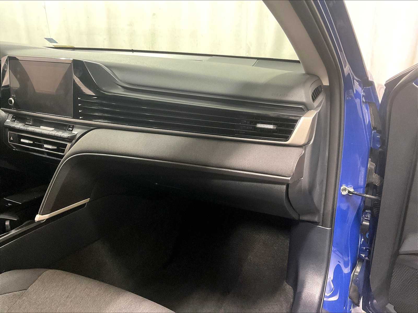 2025 Toyota Camry LE - Photo 13