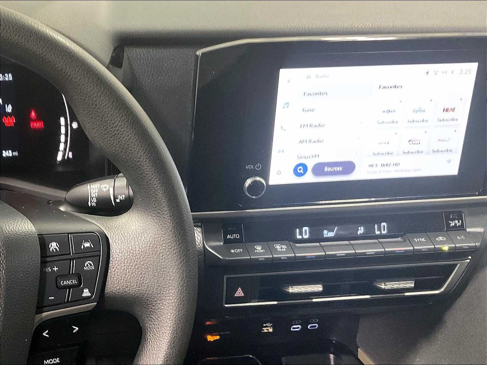 2025 Toyota Camry LE - Photo 18