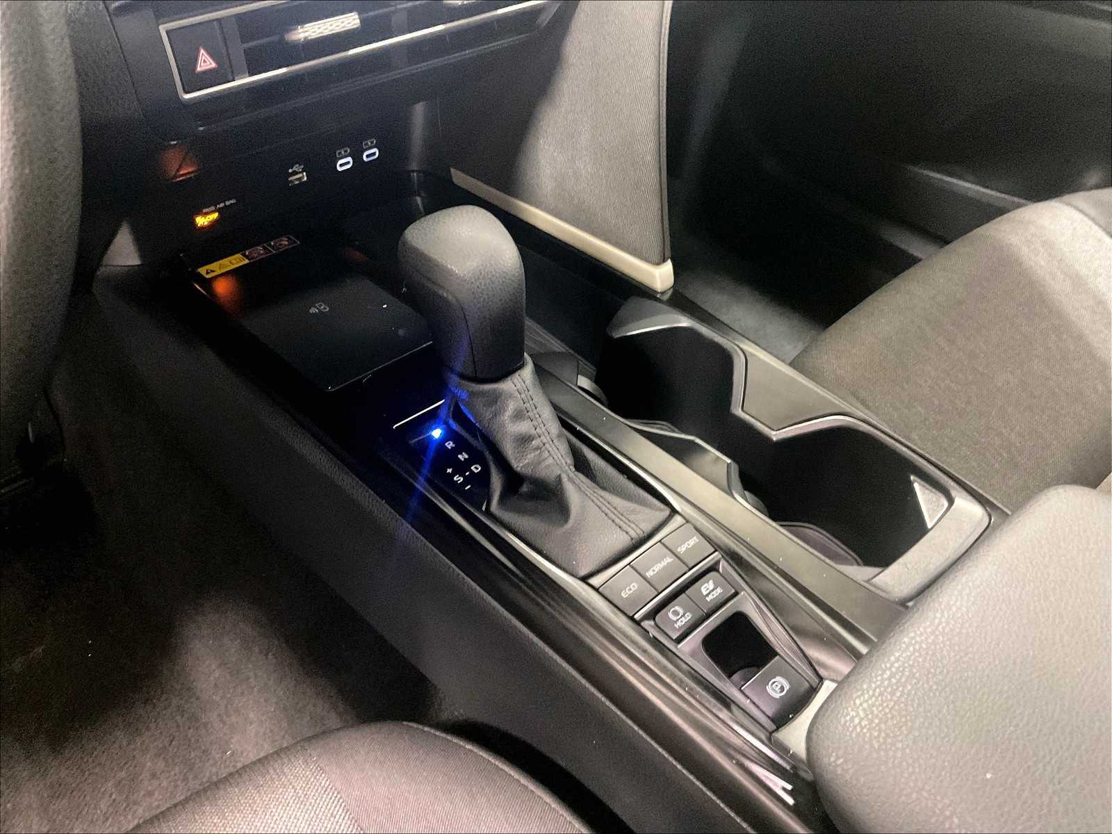2025 Toyota Camry LE - Photo 20