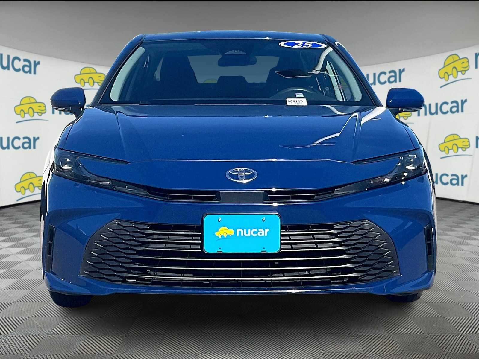 2025 Toyota Camry LE - Photo 2