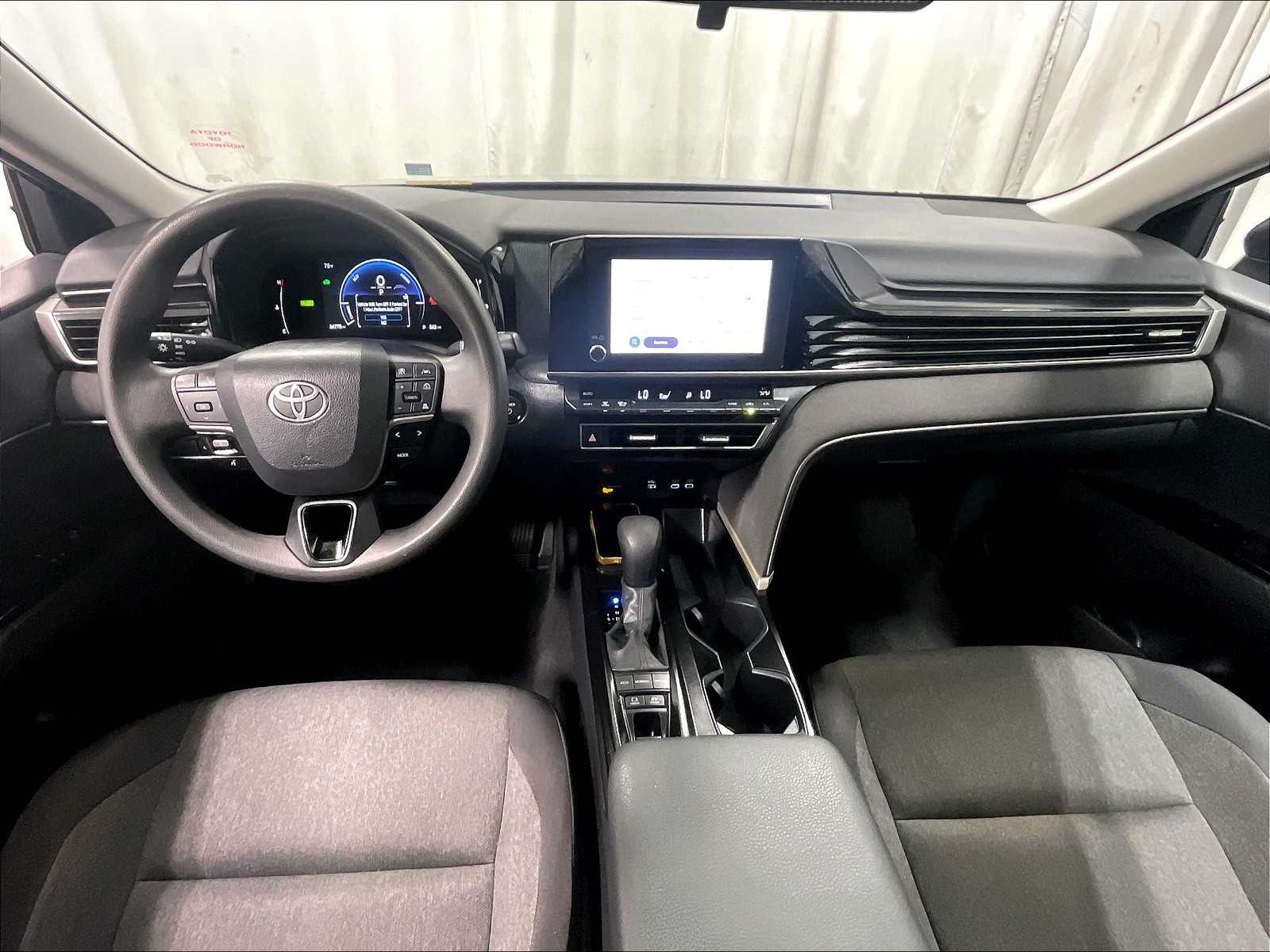 2025 Toyota Camry LE - Photo 21
