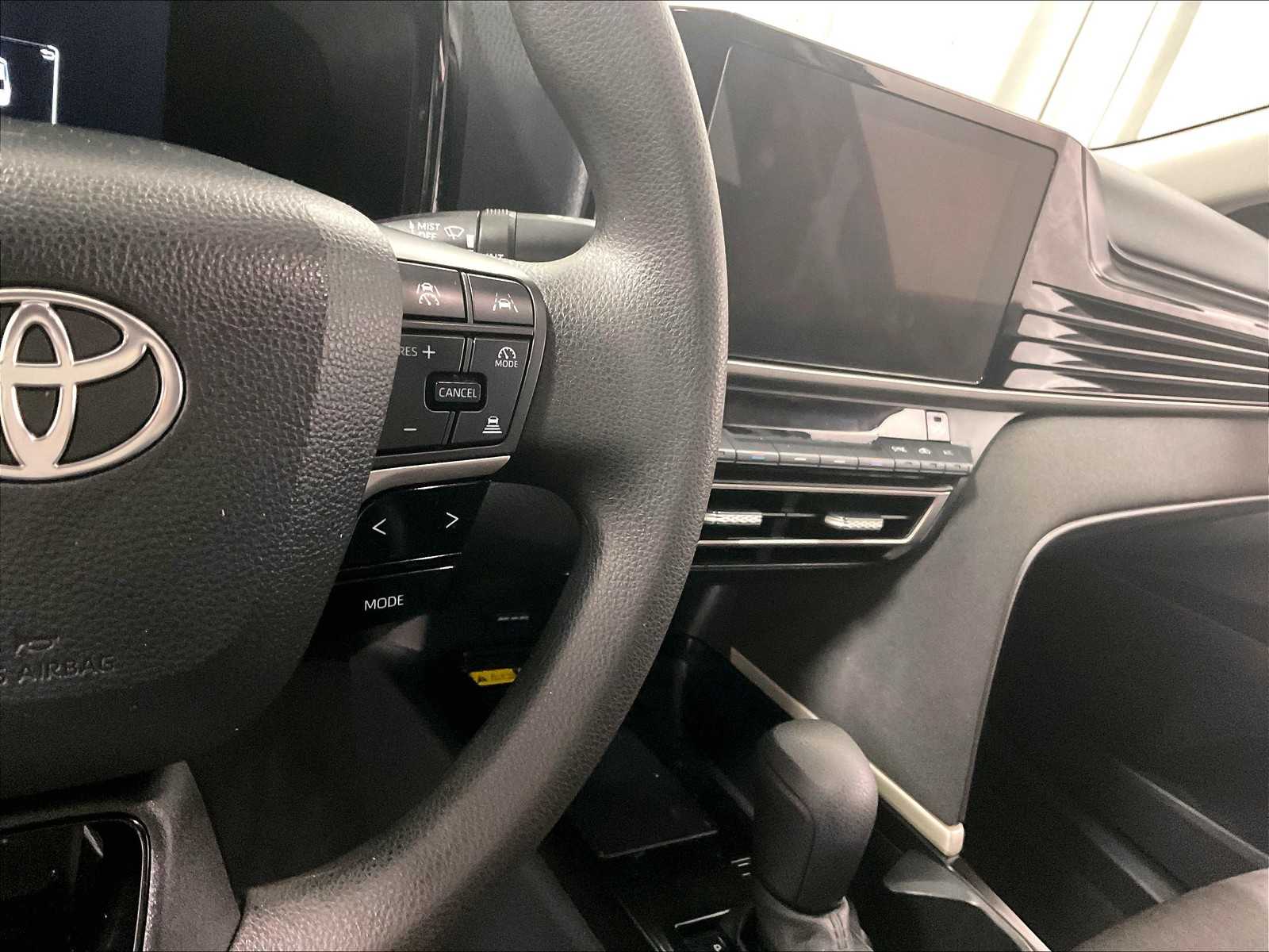 2025 Toyota Camry LE - Photo 23