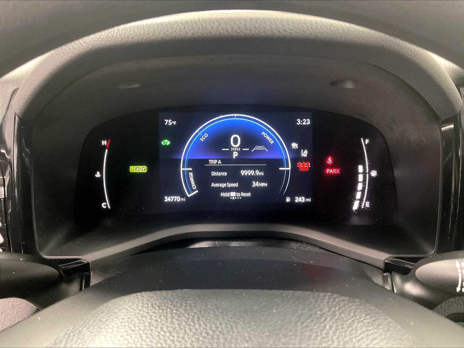 2025 Toyota Camry LE - Photo 24