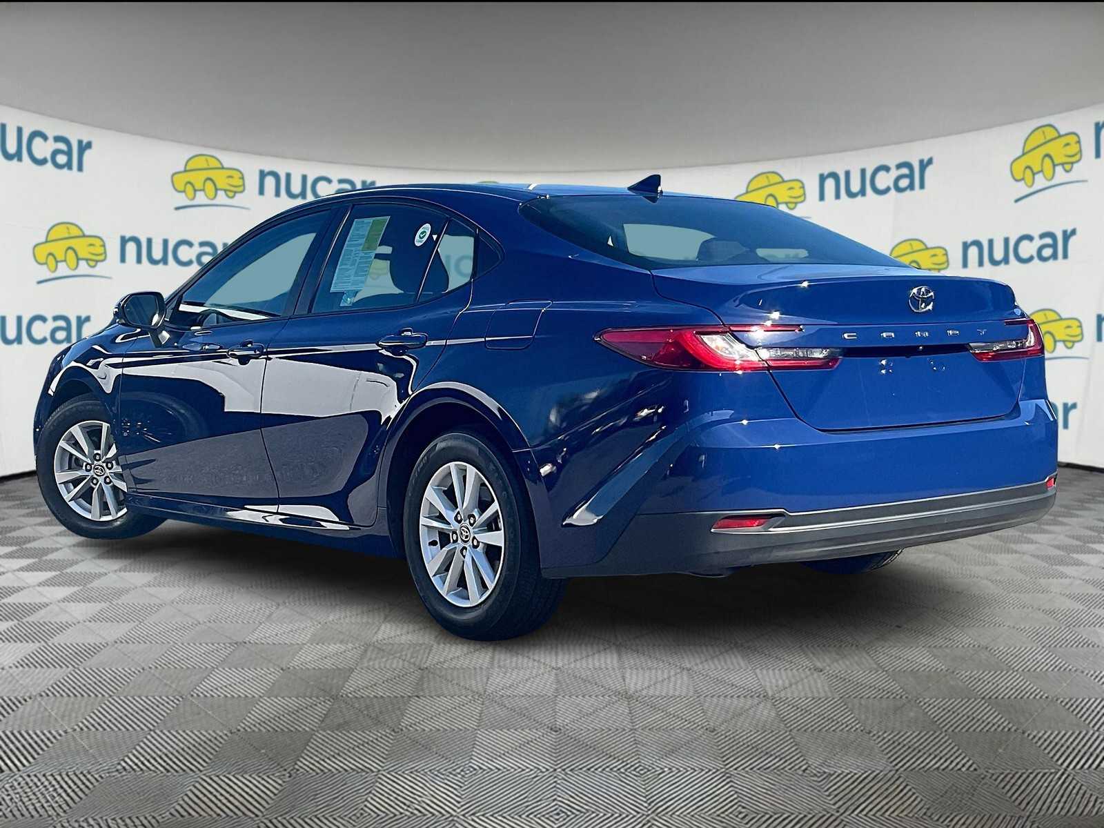 2025 Toyota Camry LE - Photo 4
