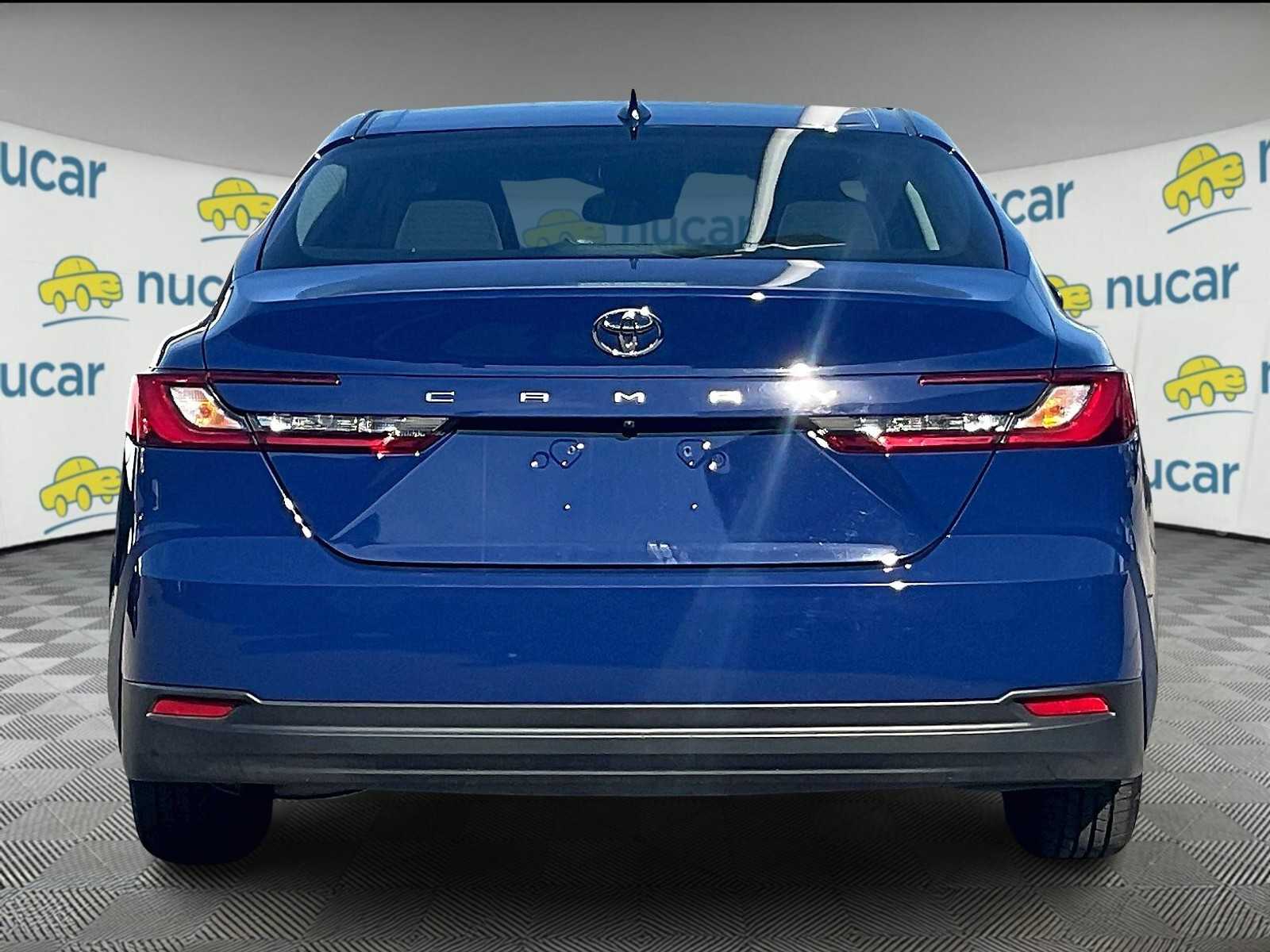 2025 Toyota Camry LE - Photo 5